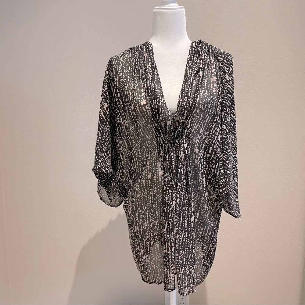 🌹 H&M Black and White Sheer Kimono Blouse Size 10